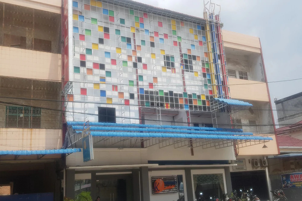 Hotel K77 by OYO Rooms