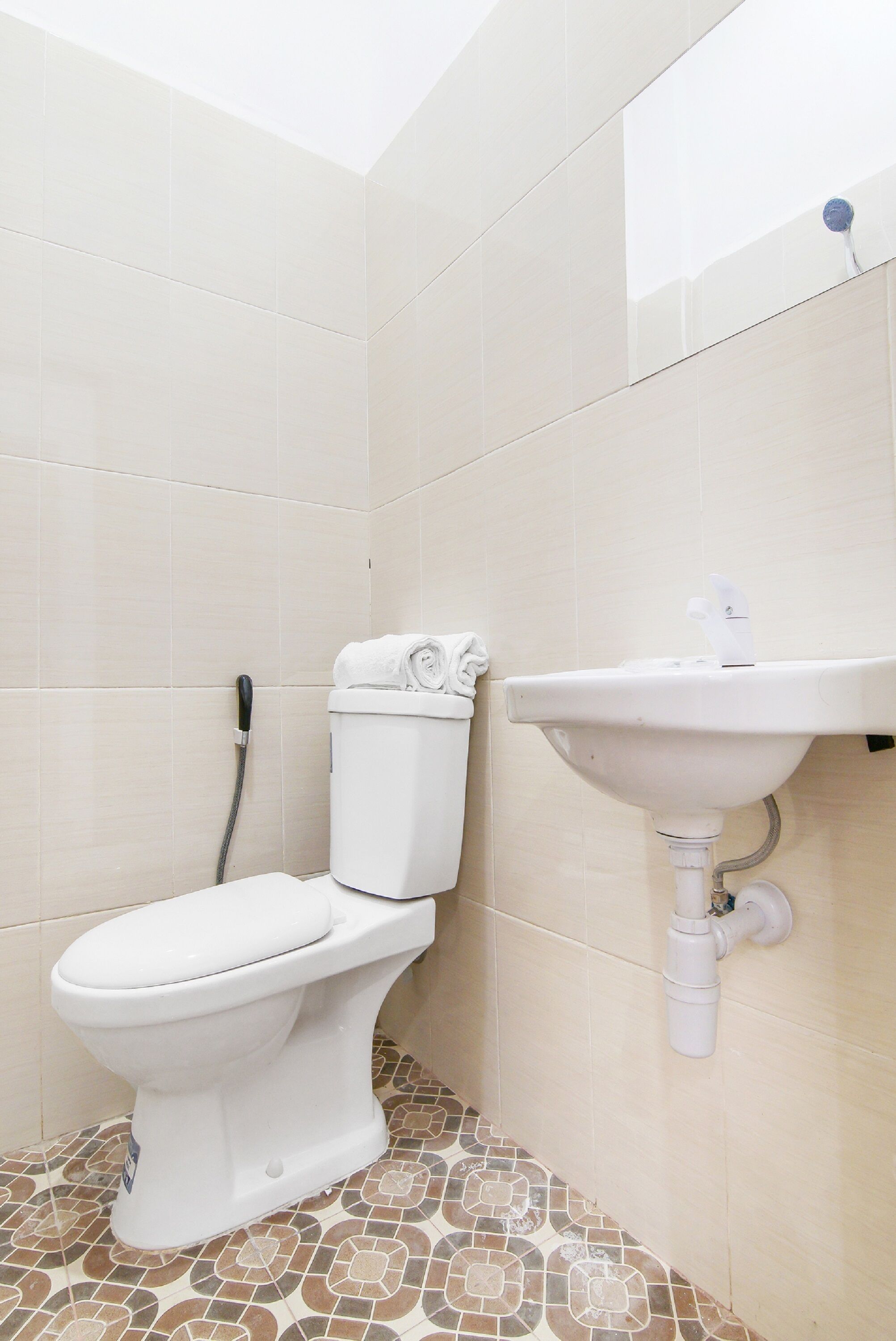 Lewis Dc Guesthouse By Oyo Rooms