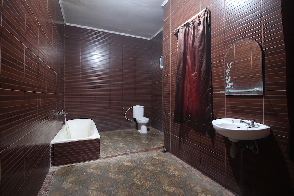 Hotel Lee by OYO Rooms