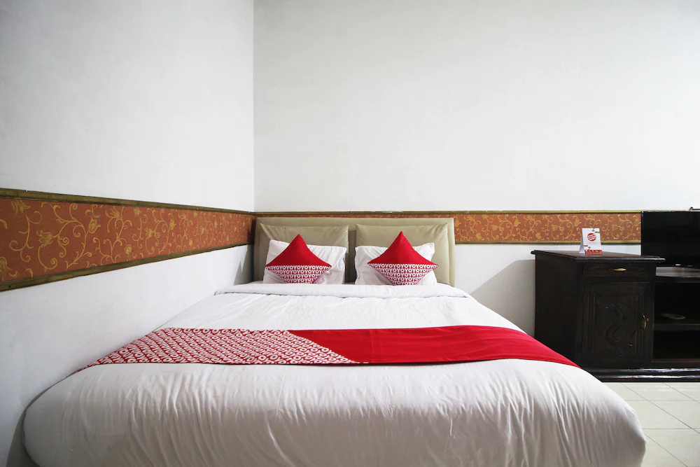 Hotel Lee by OYO Rooms