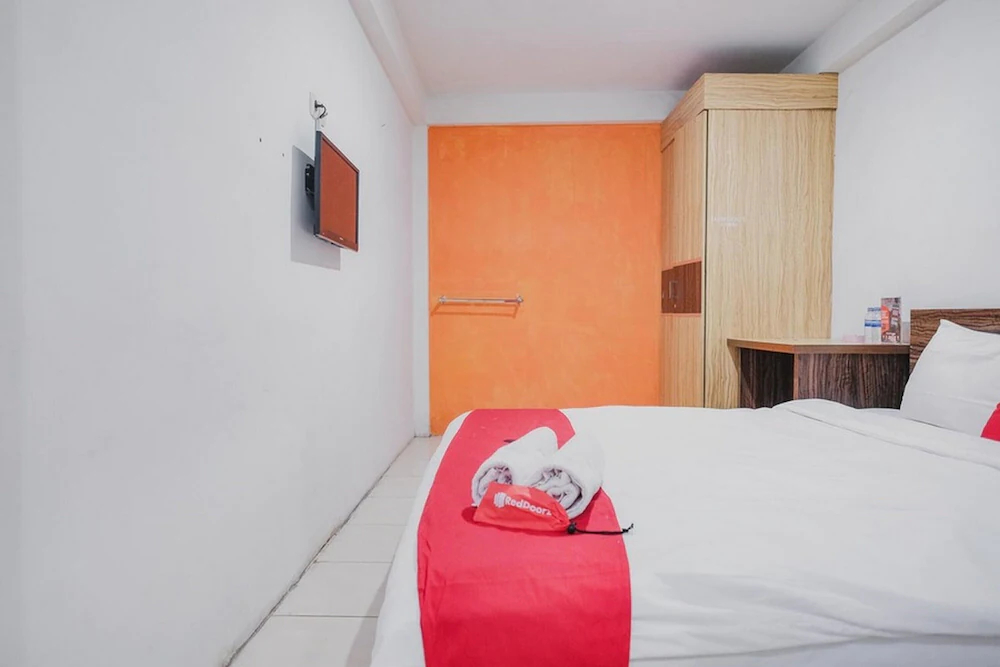 Alpine Guesthouse by Reddoorz