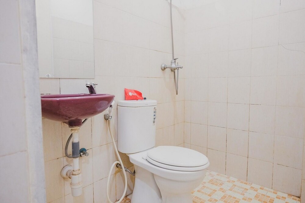 Alpine Guesthouse by Reddoorz