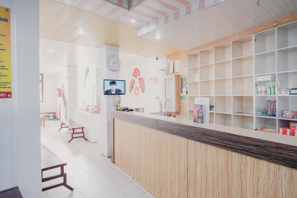 Alpine Guesthouse by Reddoorz