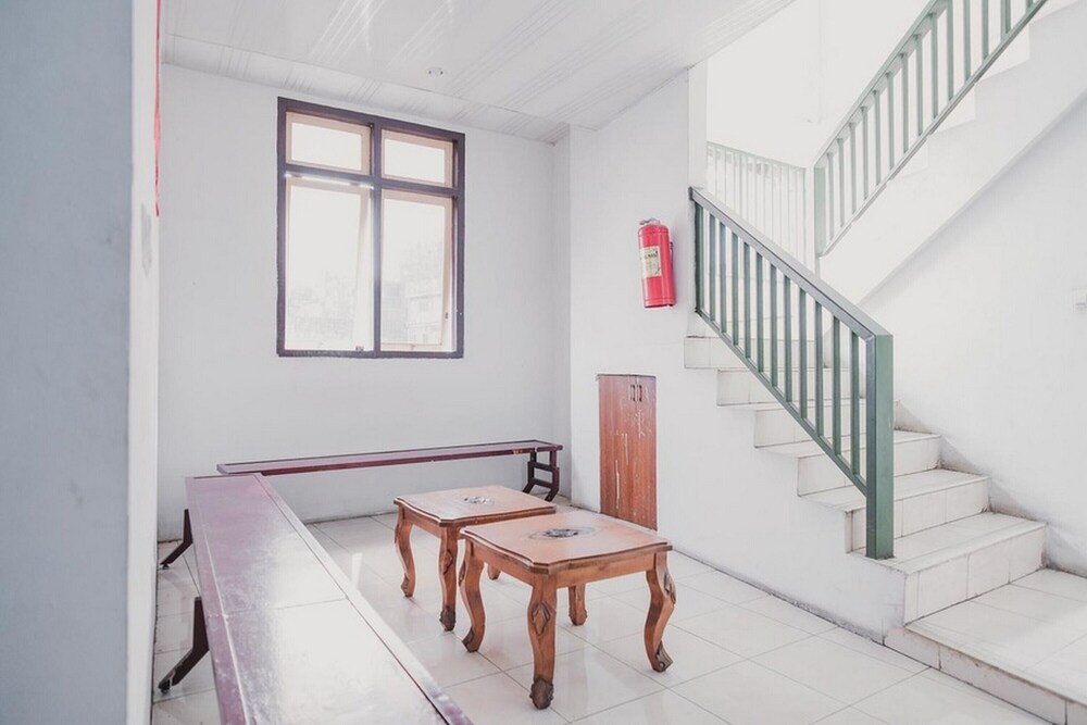 Alpine Guesthouse by Reddoorz