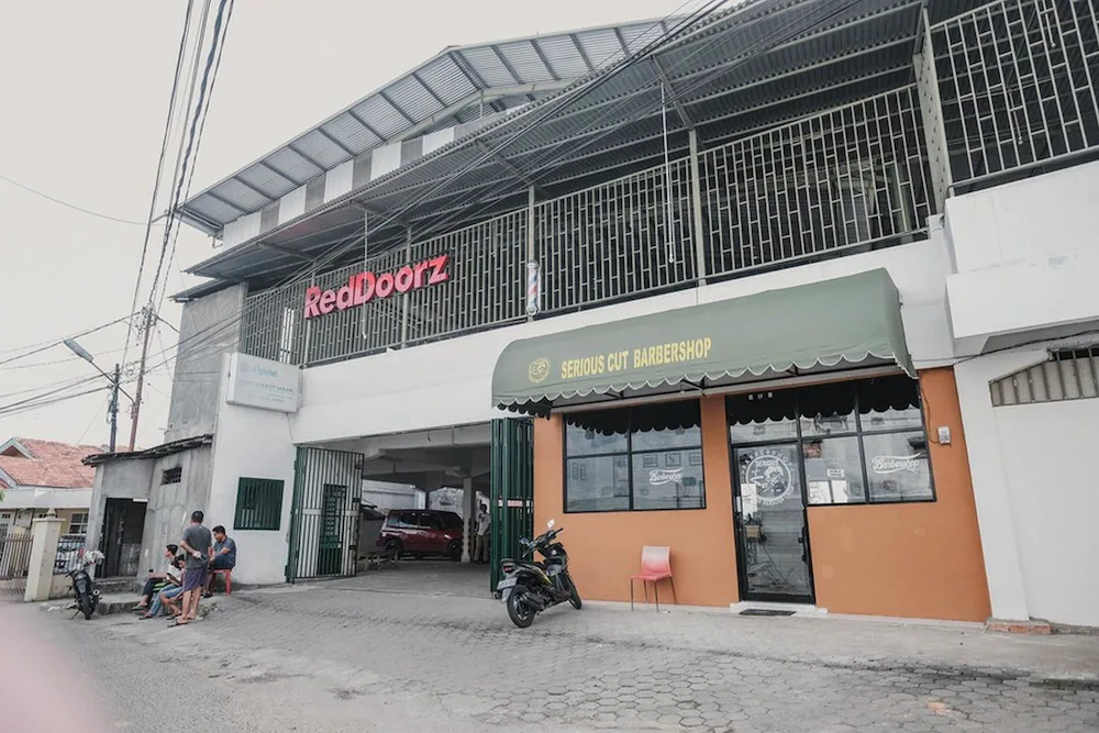 Alpine Guesthouse by Reddoorz