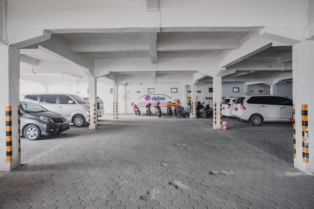 Alpine Guesthouse by Reddoorz