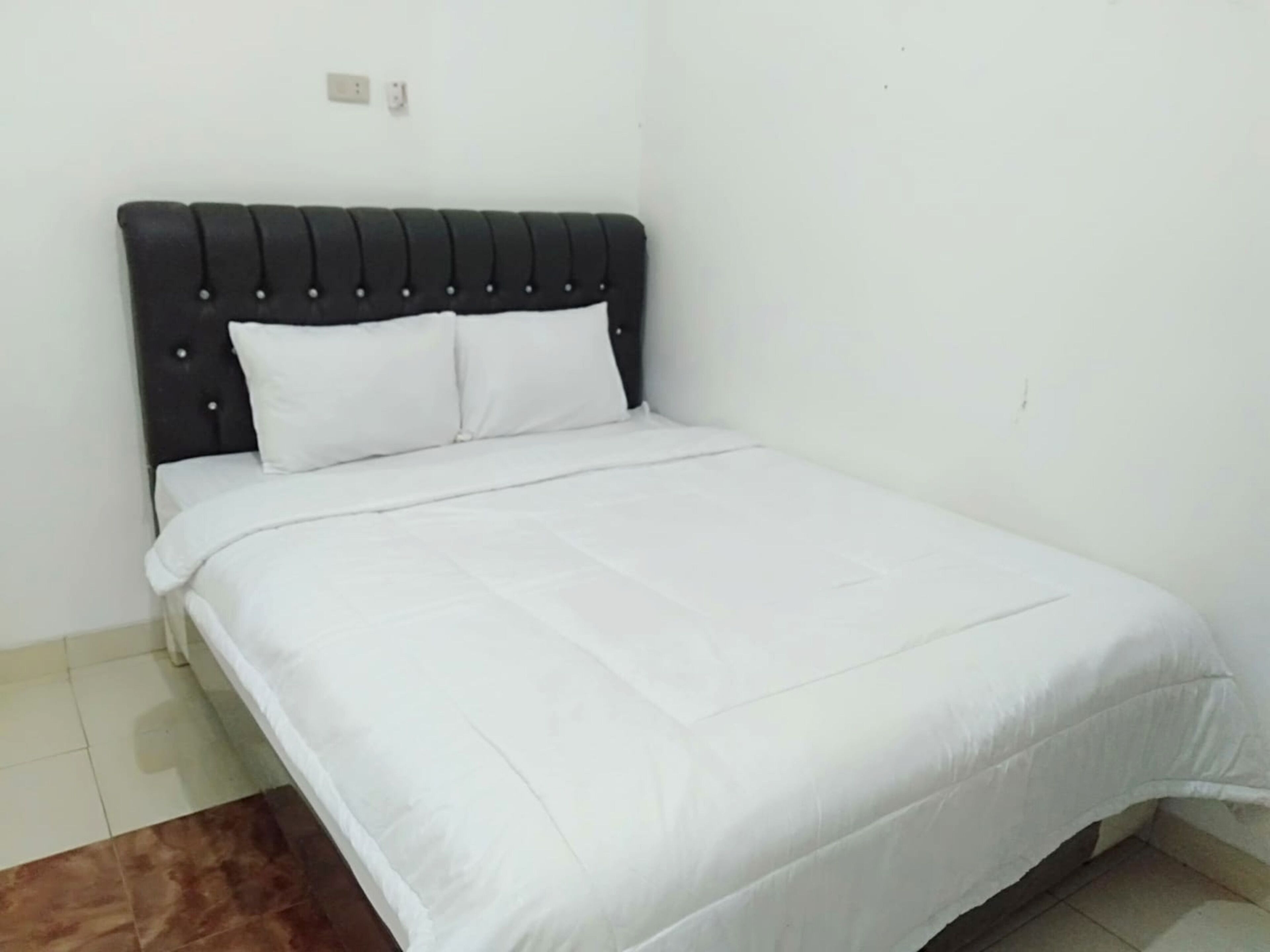 Al-Razzaq Guest House By OYO
