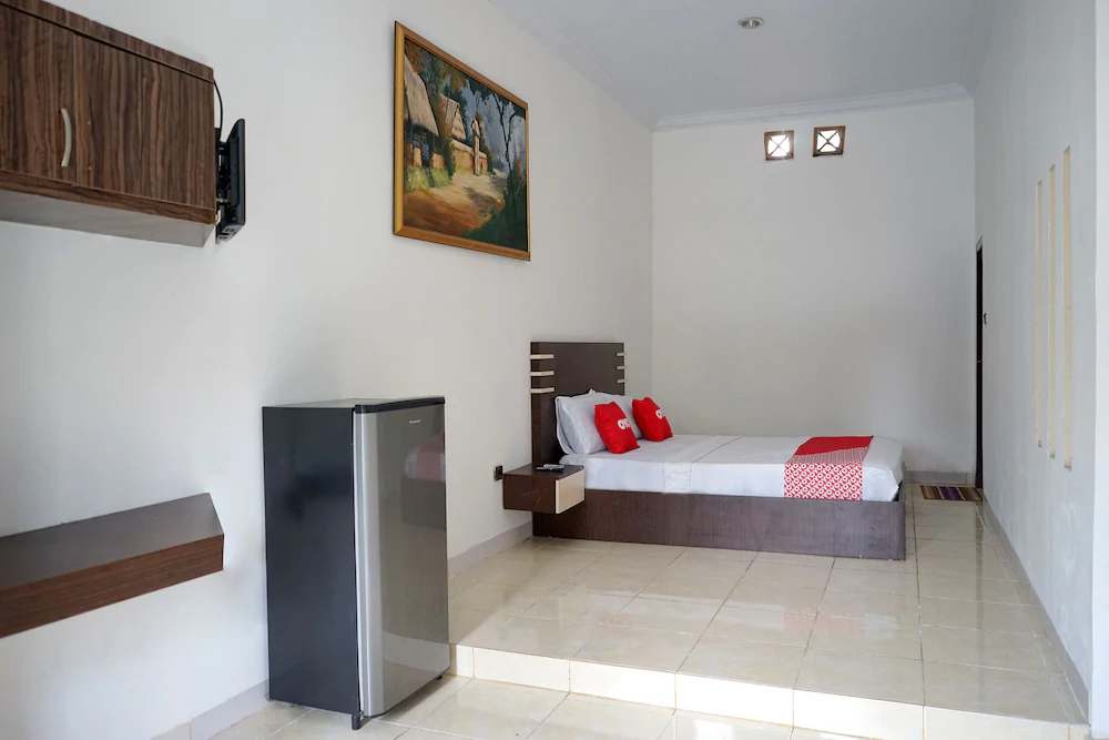 Griya Dimas Residence by OYO Rooms