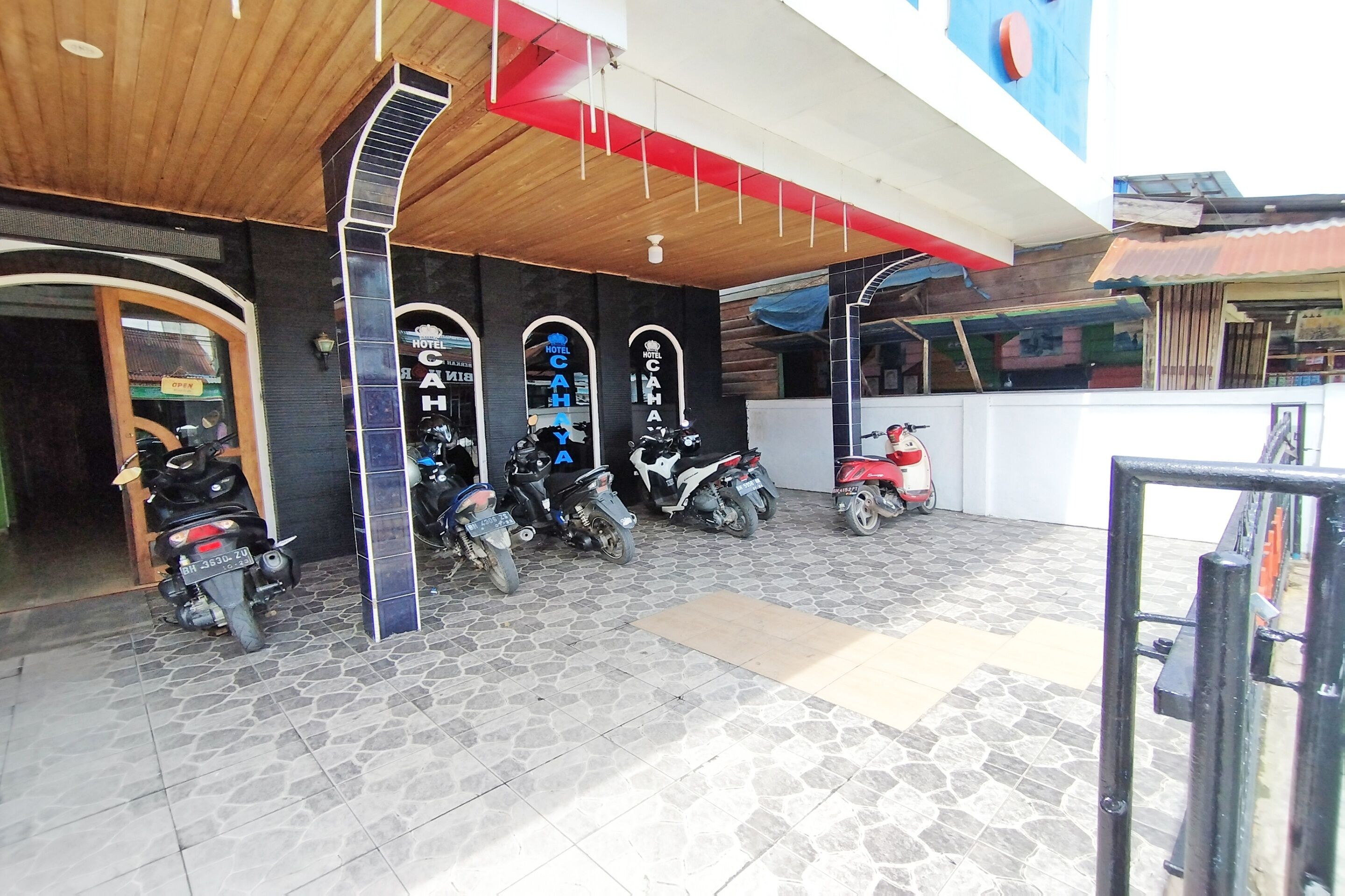 Hotel Cahaya Syariah by OYO