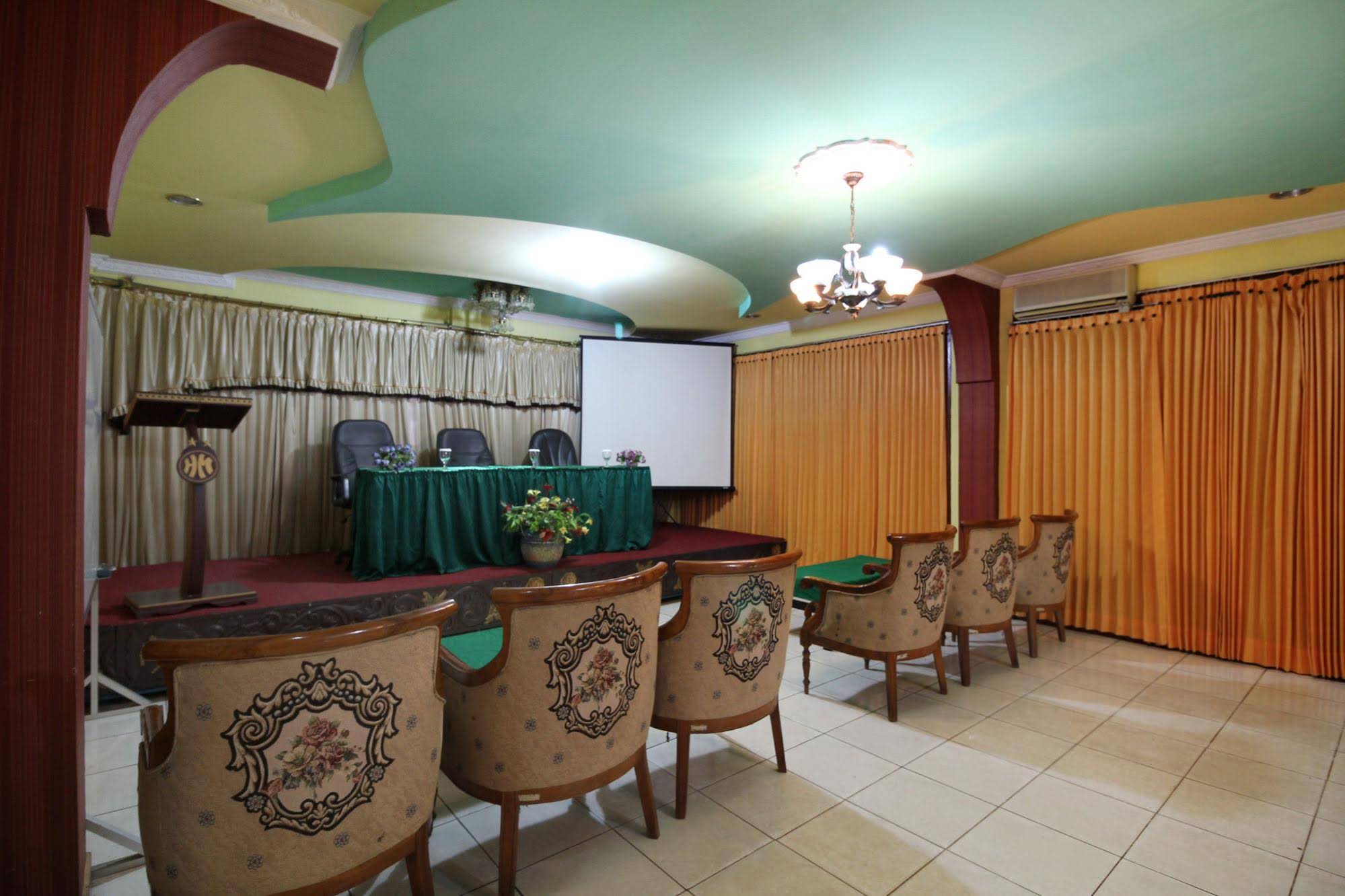 Hotel Matahari 2