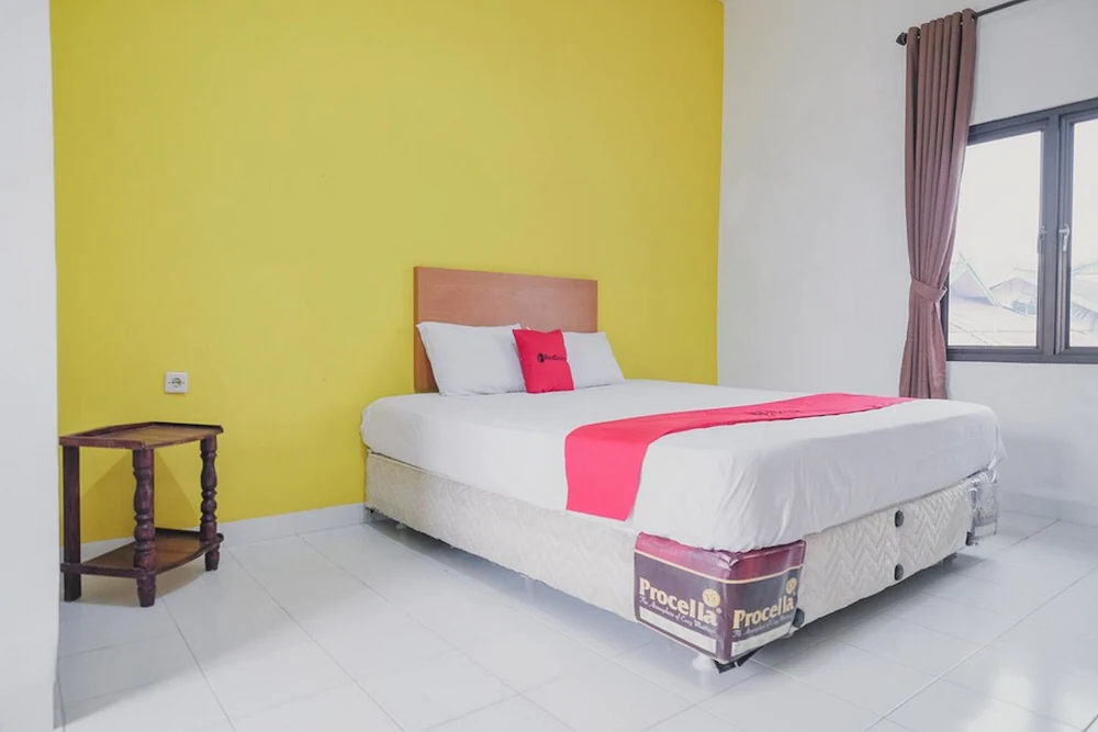 Kolam Renang Pangeran by RedDoorz