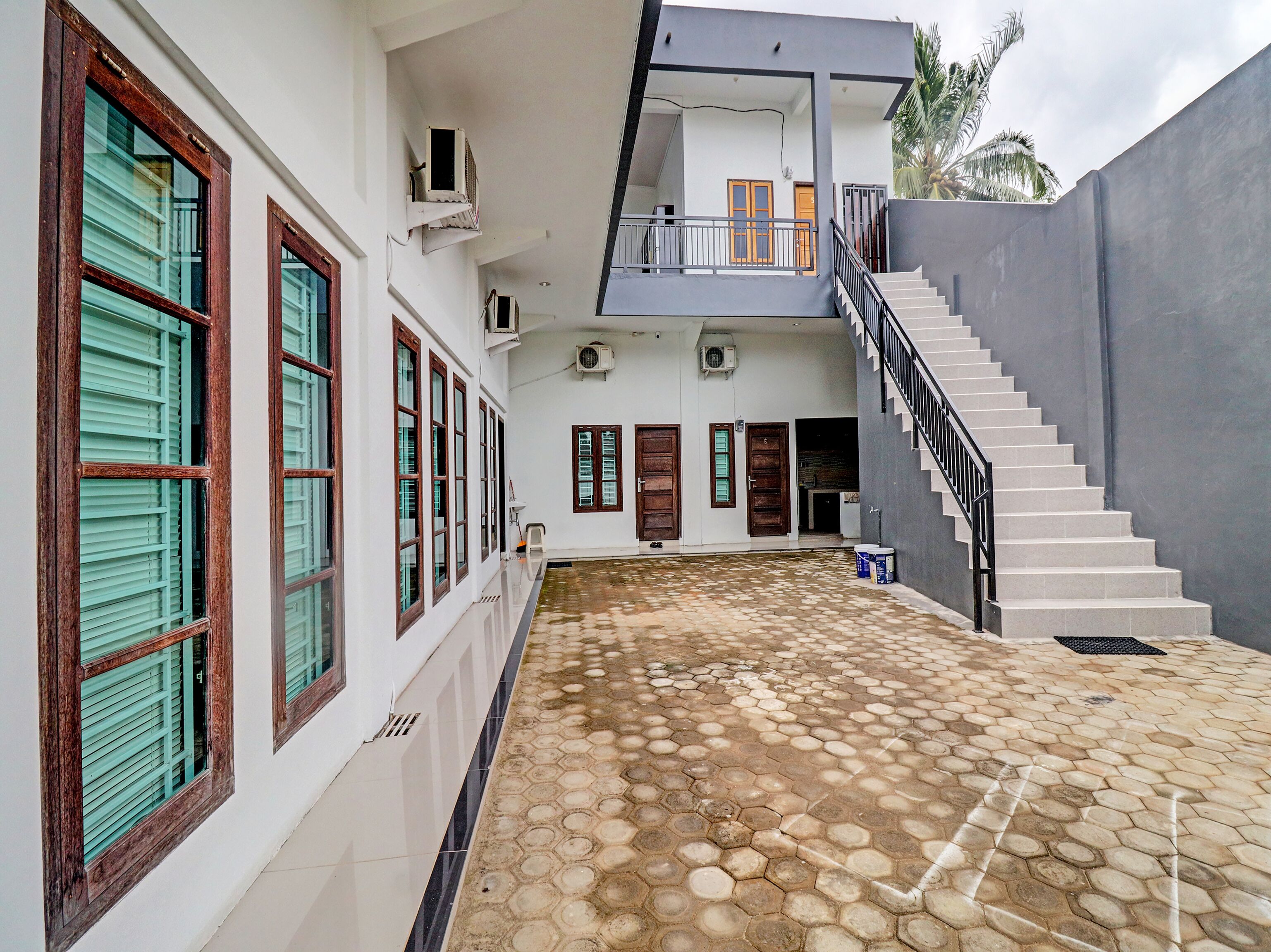 Reny Kost Syariah by OYO
