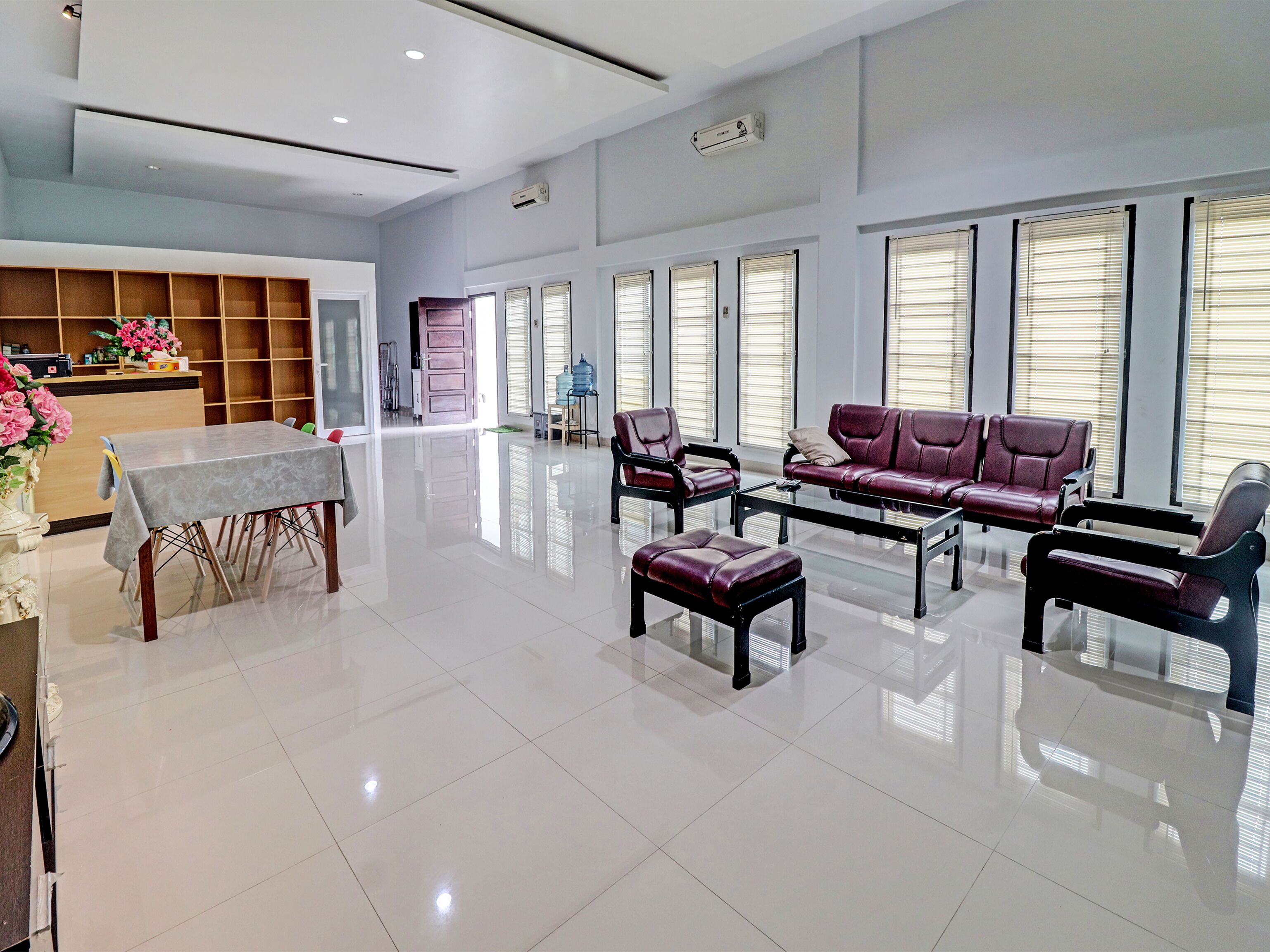 Reny Kost Syariah by OYO
