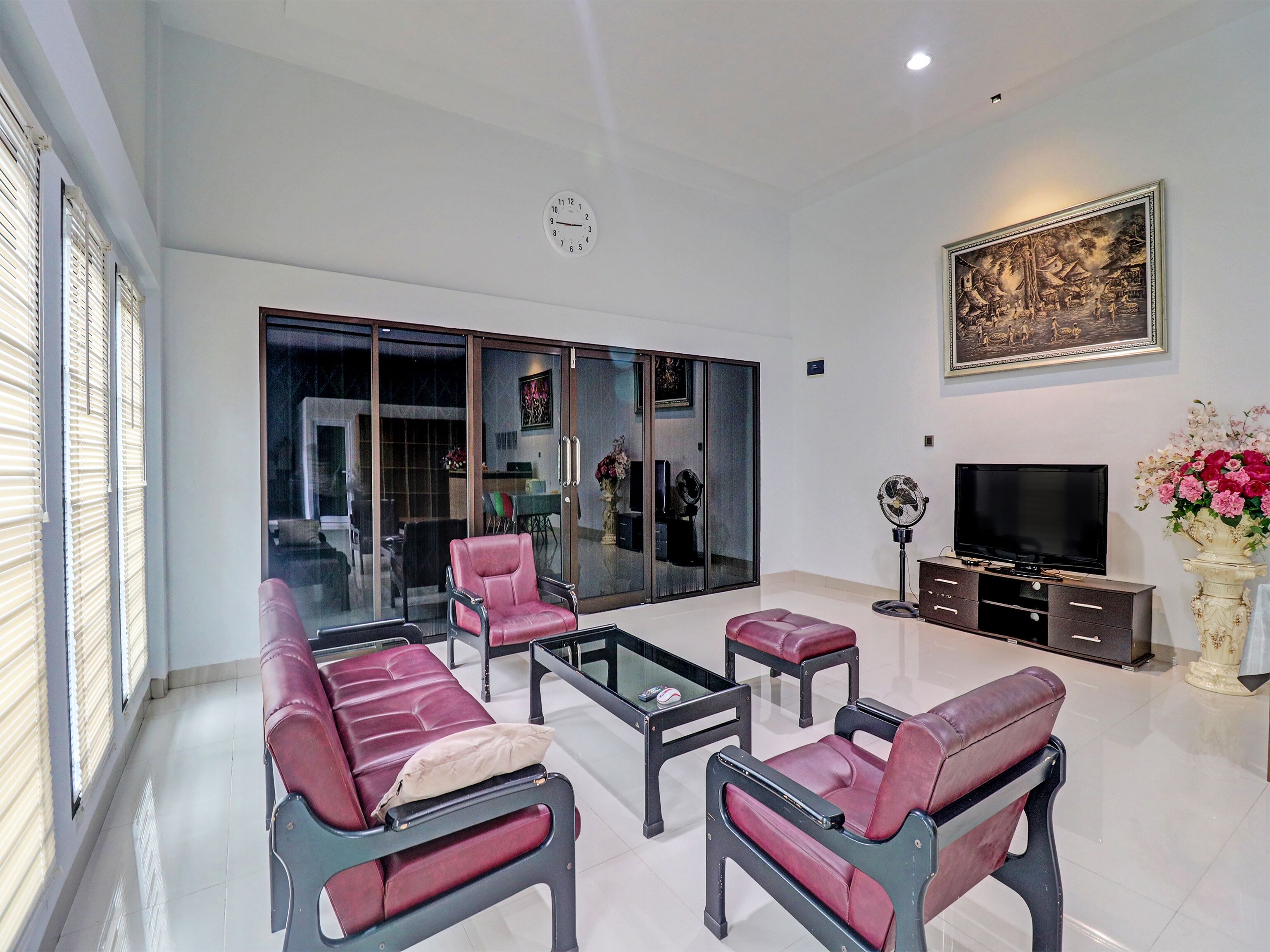 Reny Kost Syariah by OYO