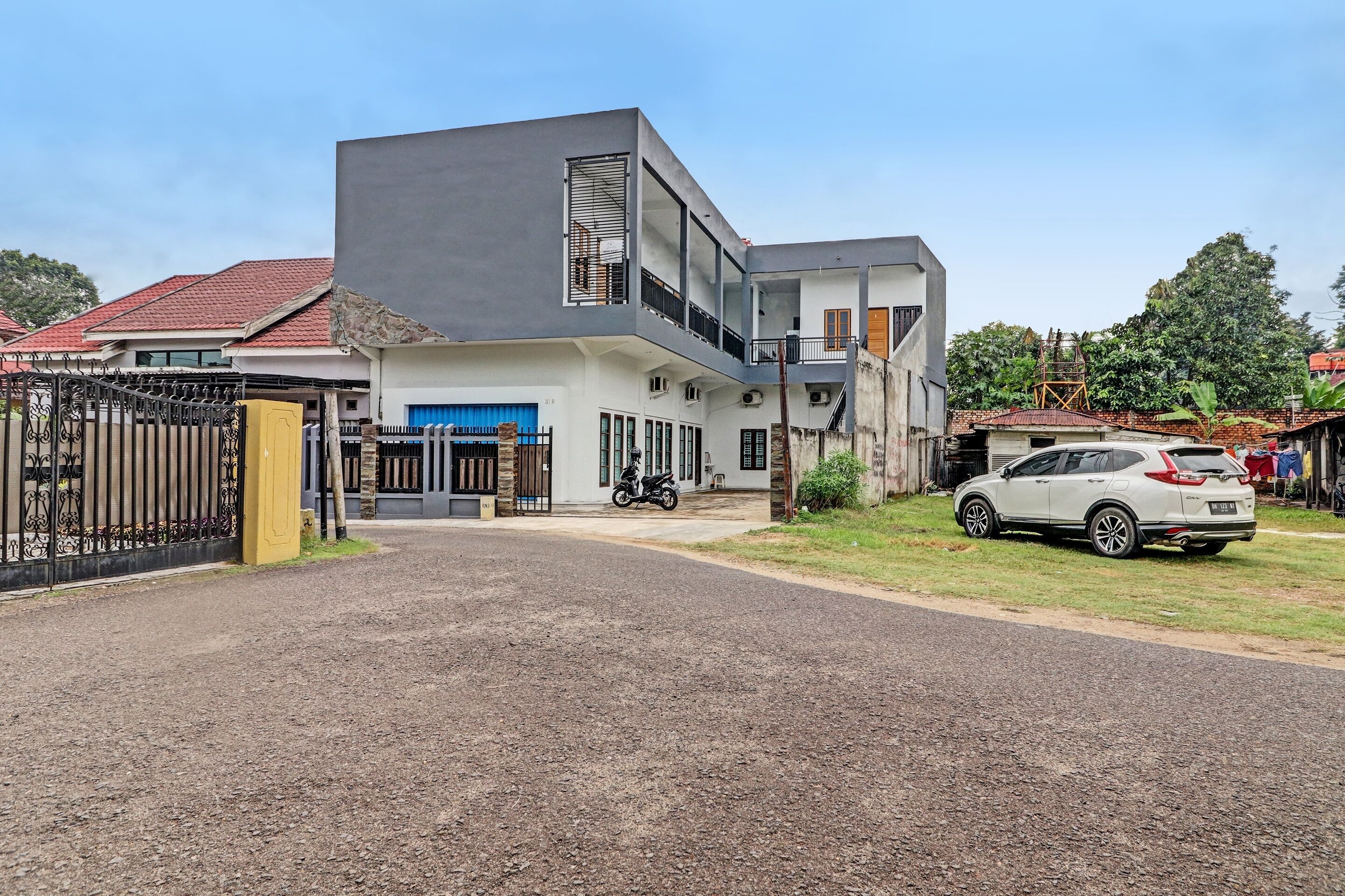 Reny Kost Syariah by OYO