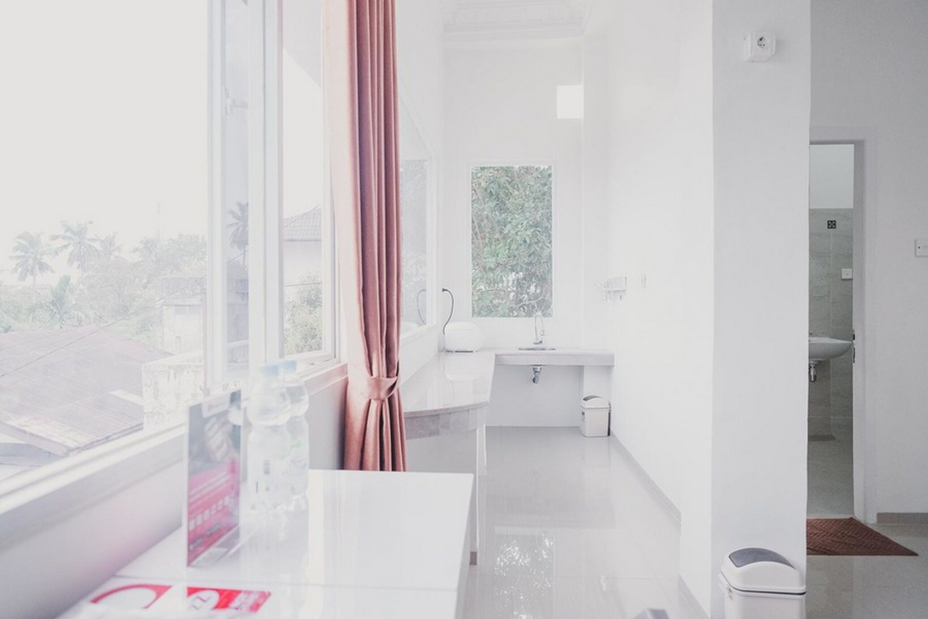 Rose Garden by RedDoorz