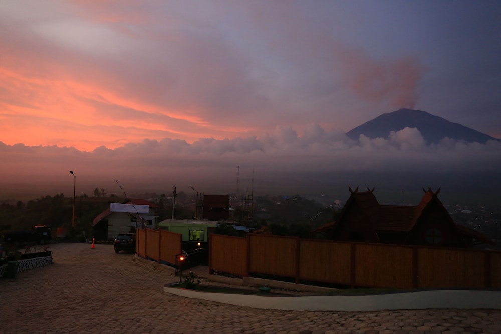 Swarga Lodge and Homestay