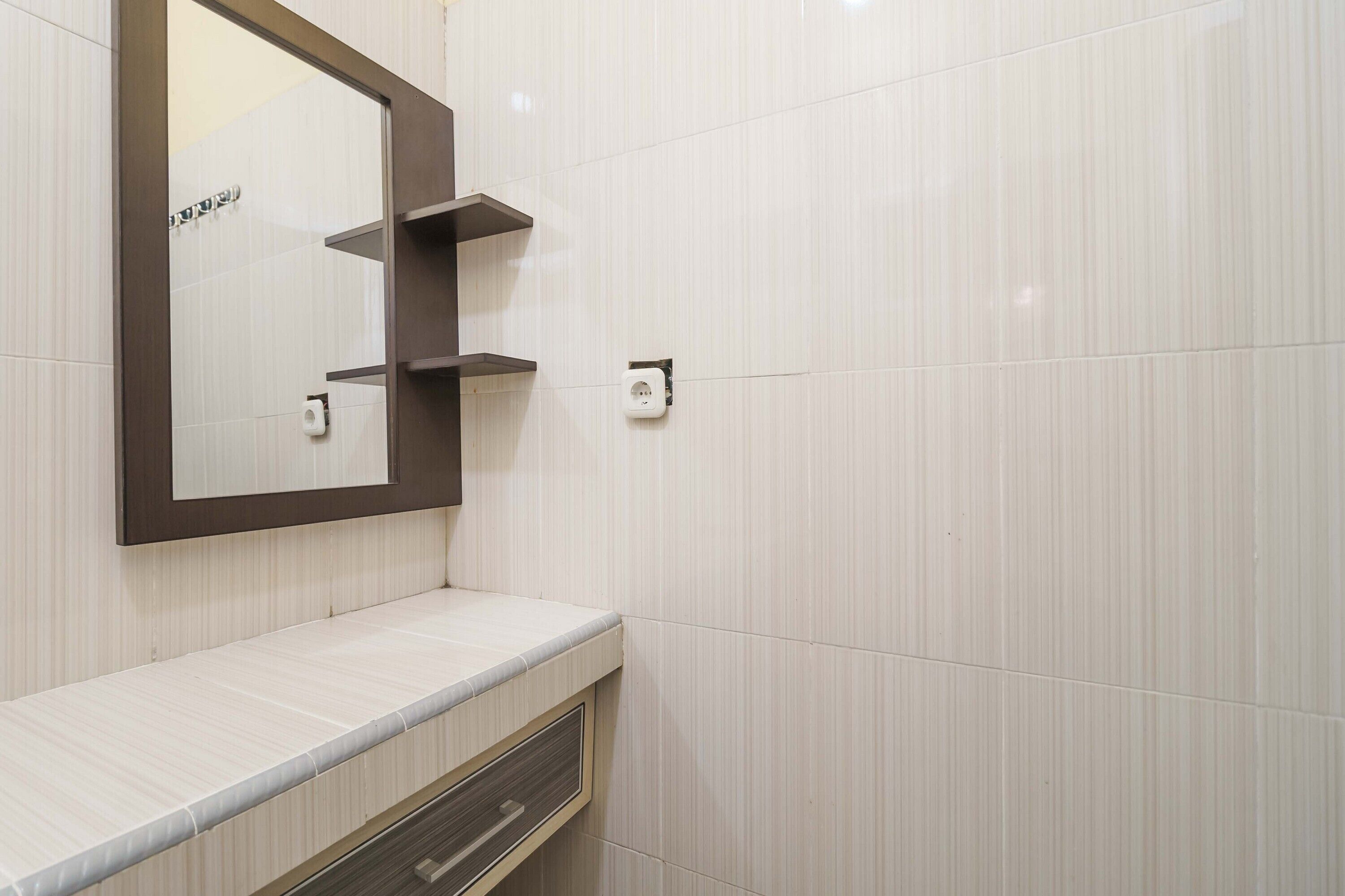 Wisma Dame by RedDoorz