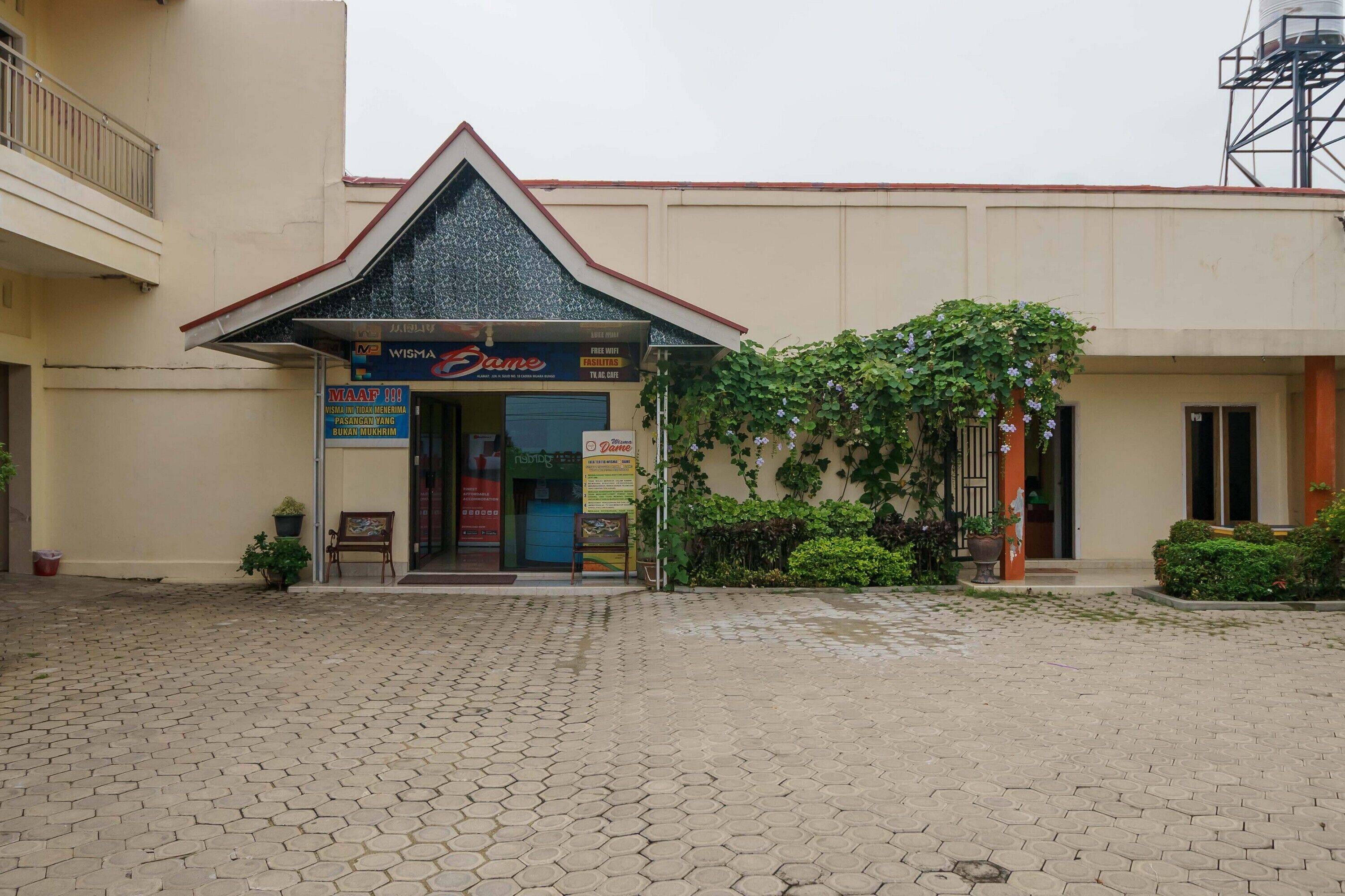 Wisma Dame by RedDoorz