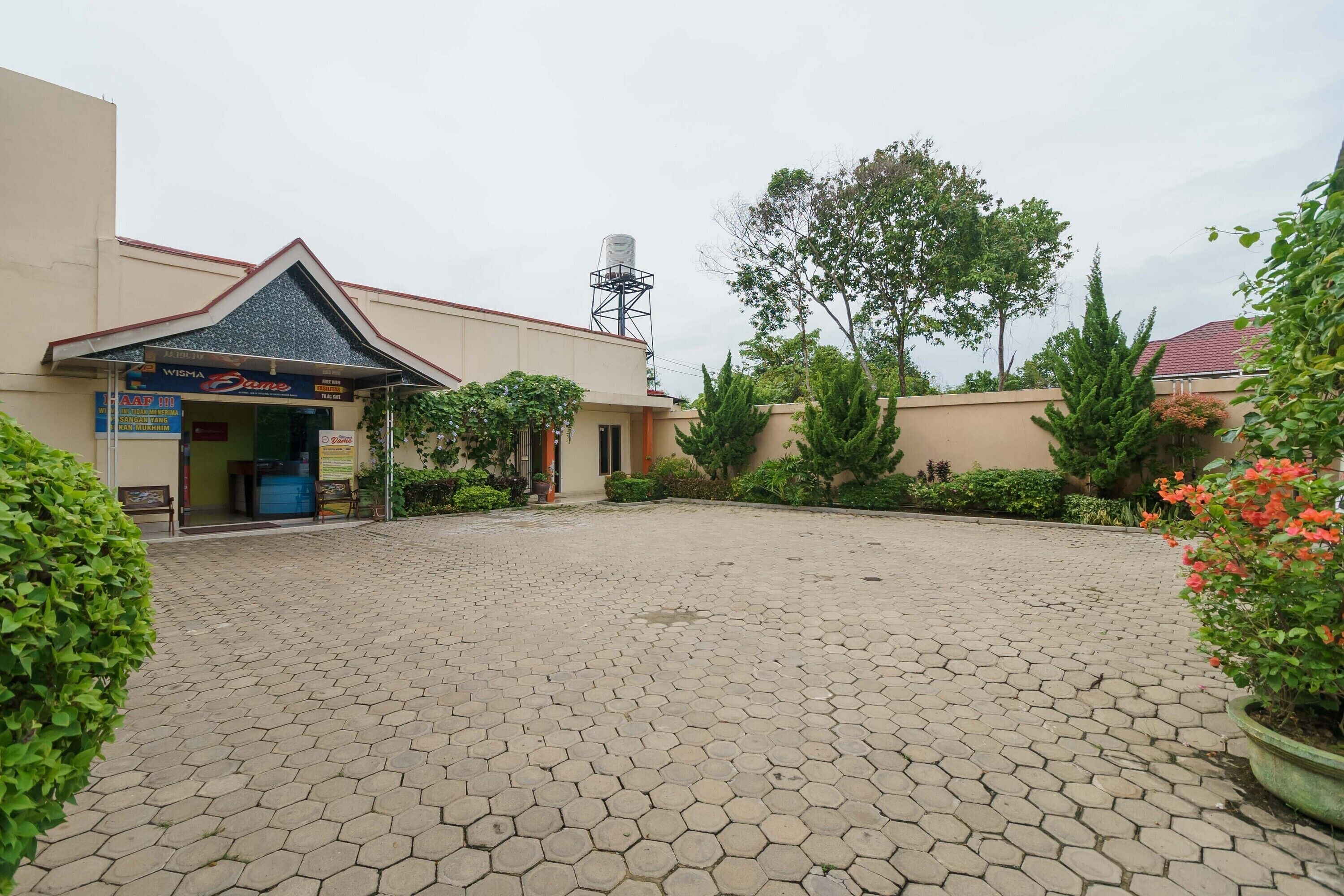 Wisma Dame by RedDoorz