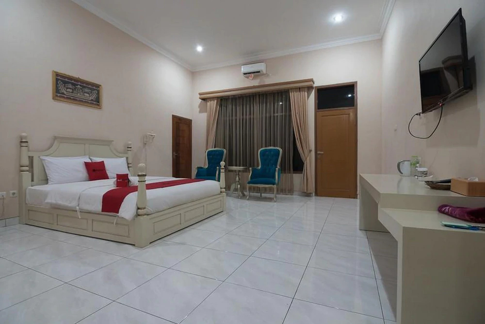 Krakatau Kahai Beach Hotel by RedDoorz