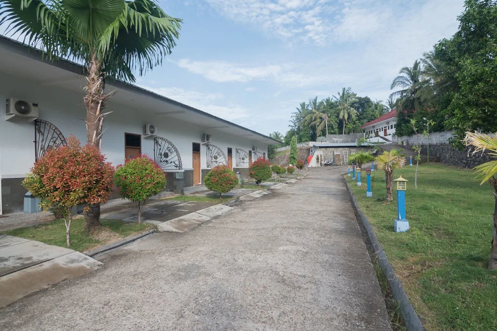 Krakatau Kahai Beach Hotel by RedDoorz