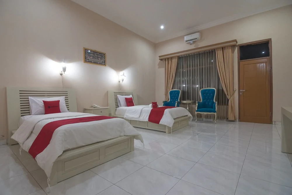 Krakatau Kahai Beach Hotel by RedDoorz