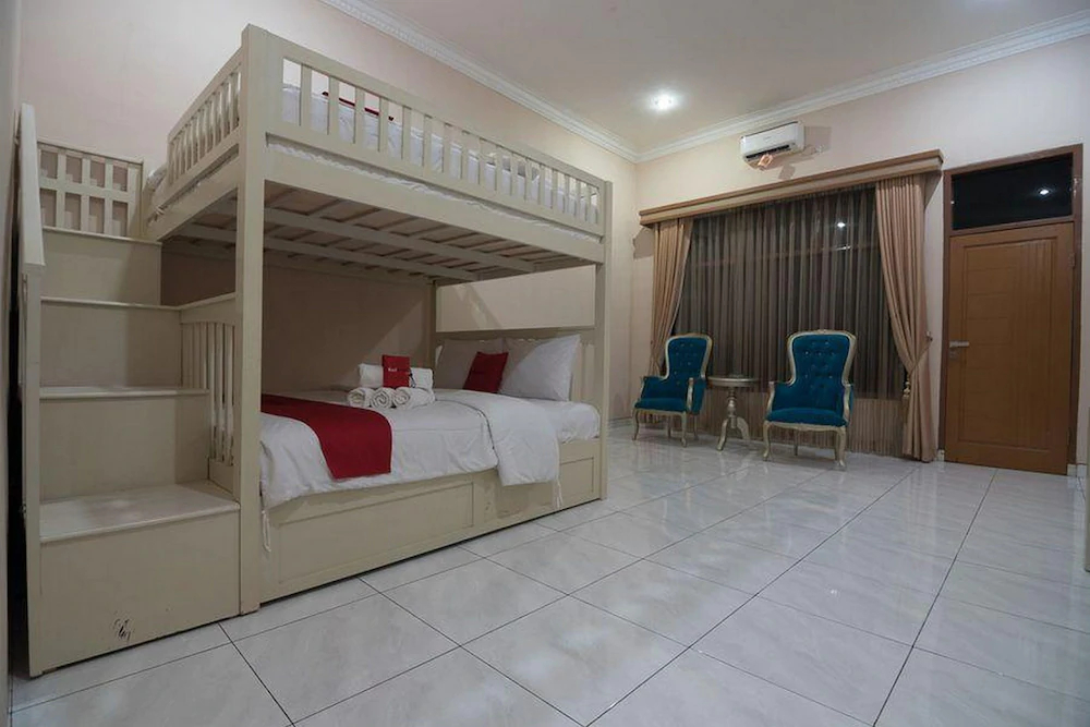 Krakatau Kahai Beach Hotel by RedDoorz