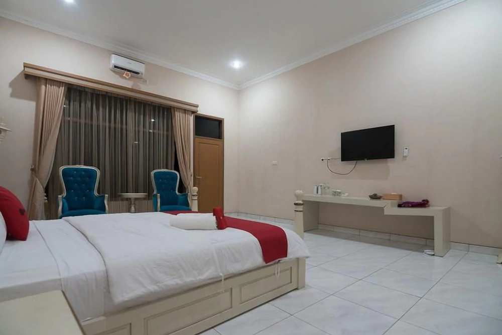 Krakatau Kahai Beach Hotel by RedDoorz