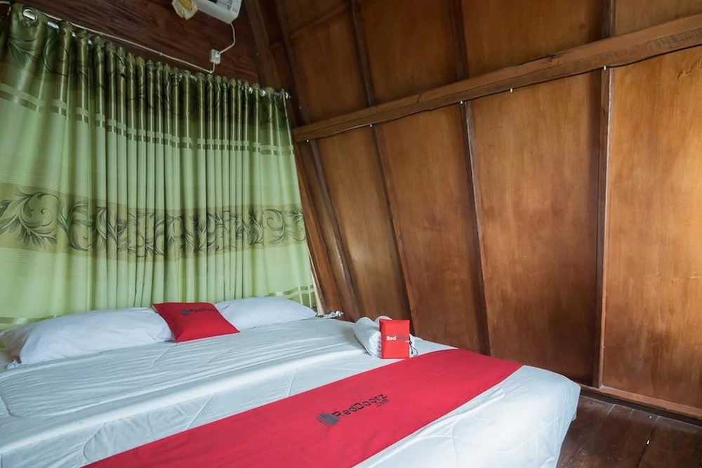 Krakatau Kahai Beach Hotel by RedDoorz