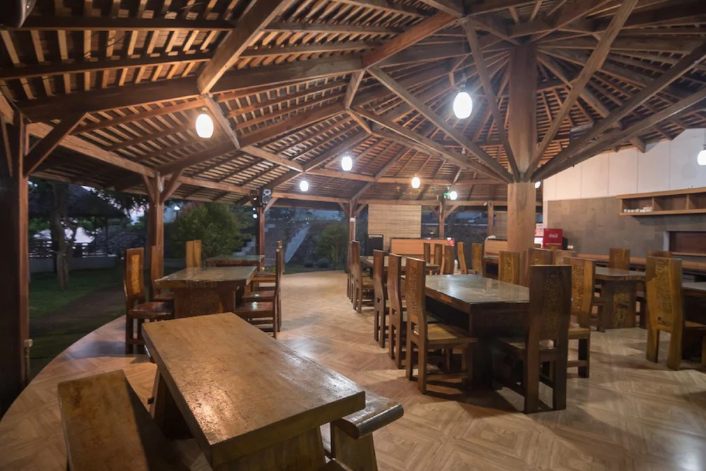 Krakatau Kahai Beach Hotel by RedDoorz