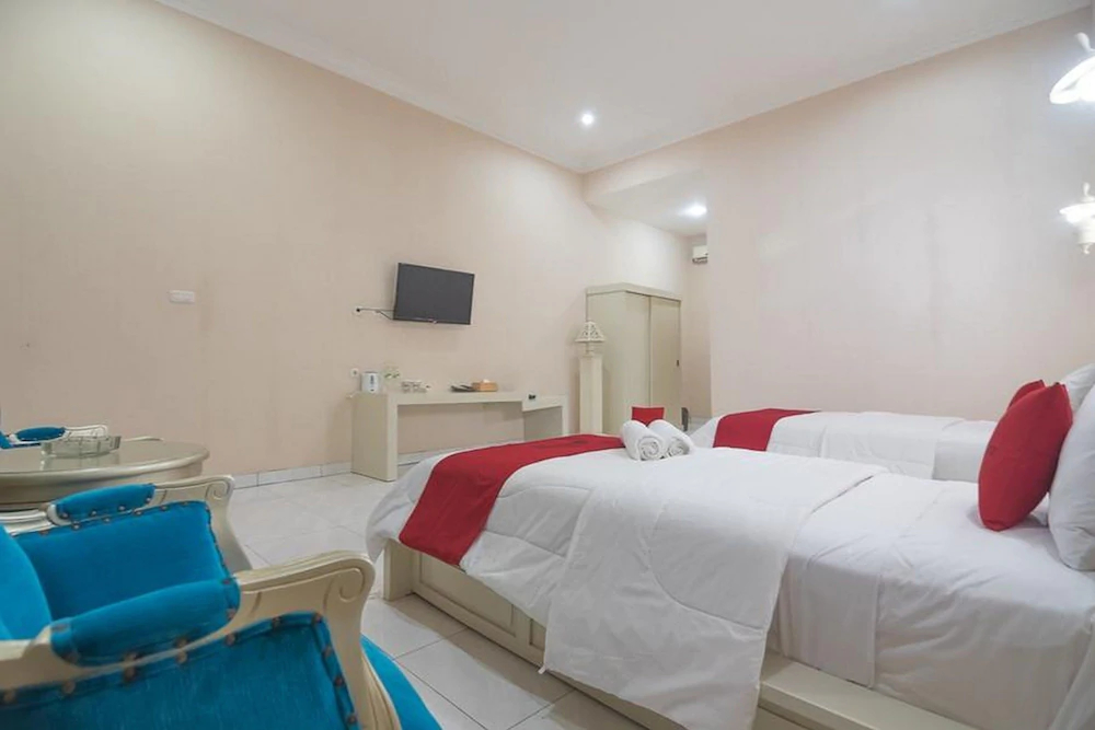 Krakatau Kahai Beach Hotel by RedDoorz