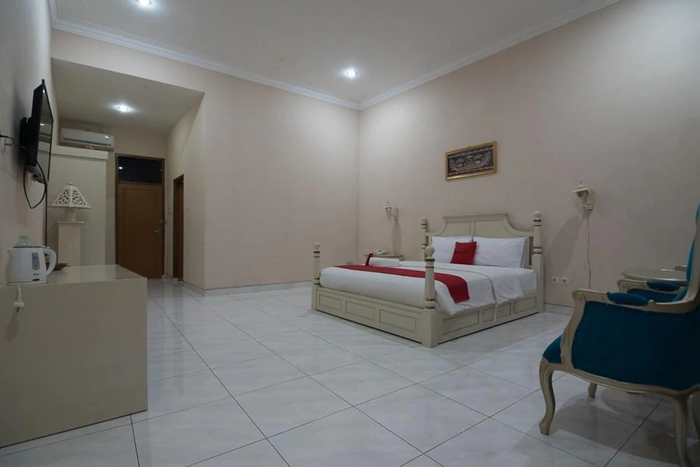 Krakatau Kahai Beach Hotel by RedDoorz