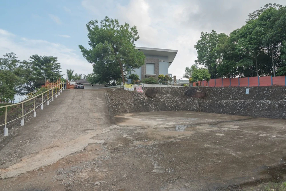 Krakatau Kahai Beach Hotel by RedDoorz