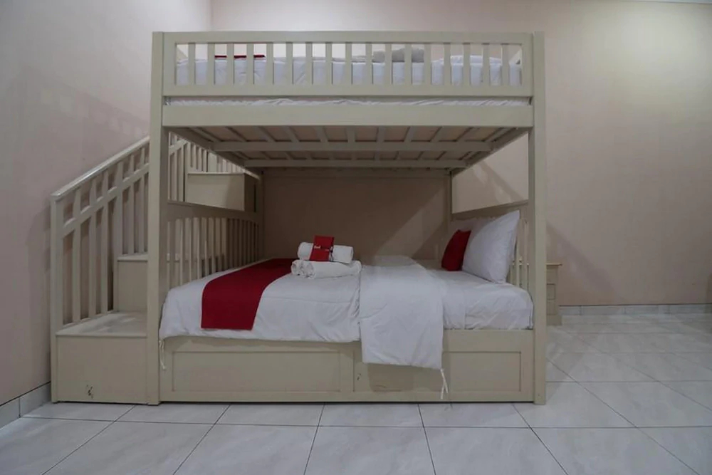 Krakatau Kahai Beach Hotel by RedDoorz