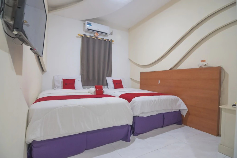 Krakatau Kahai Beach Hotel by RedDoorz