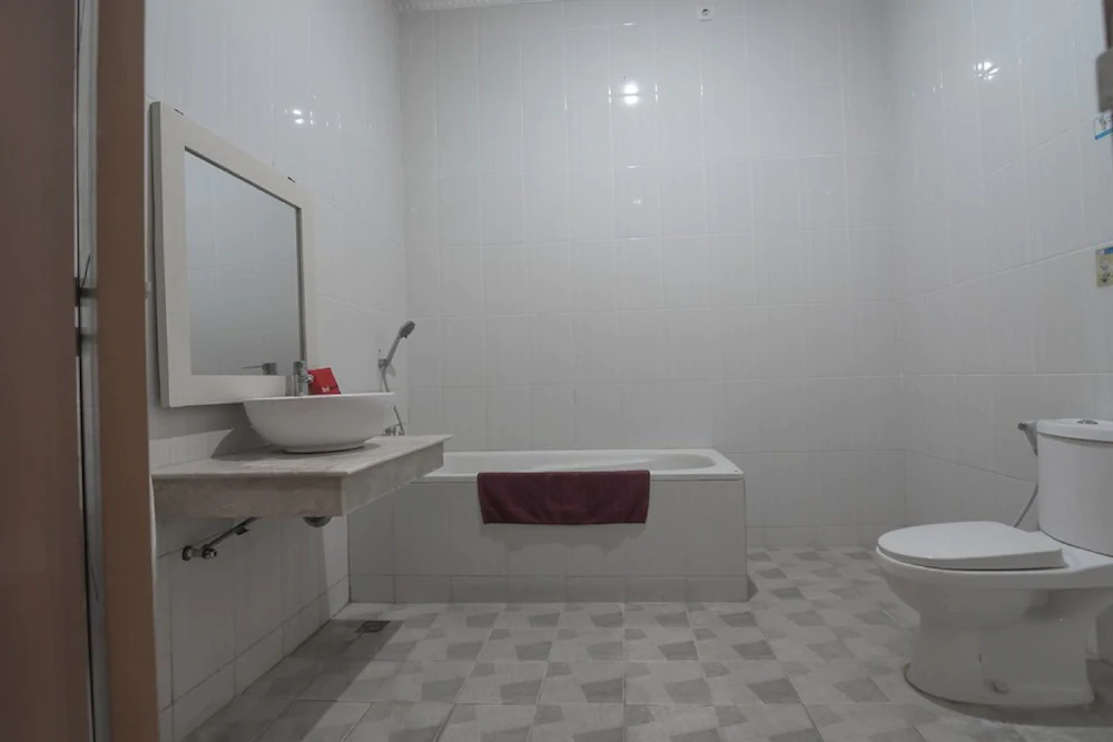 Krakatau Kahai Beach Hotel by RedDoorz