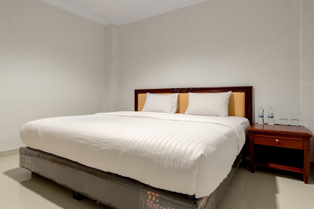 Hotel Wisata by OYO Rooms