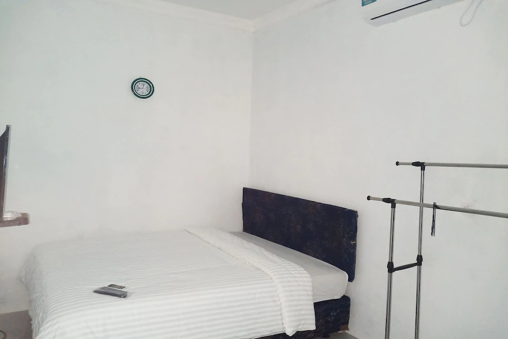 Hotel Krui Syariah by OYO Rooms
