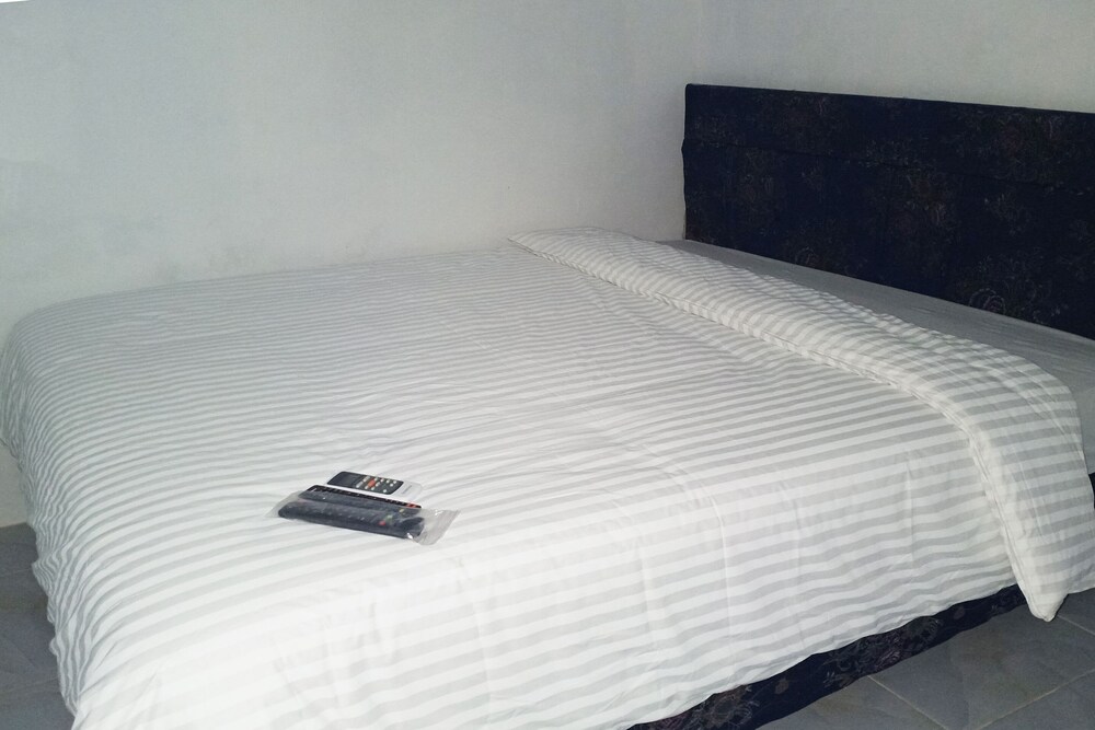 Hotel Krui Syariah by OYO Rooms