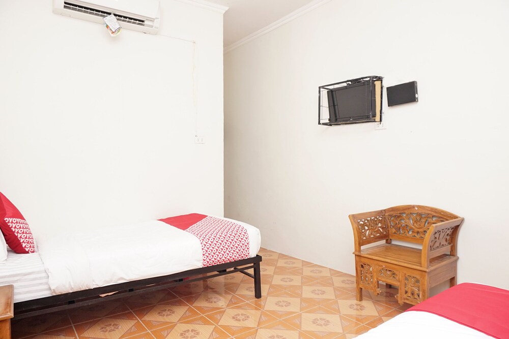 Intan Hotel by OYO Rooms