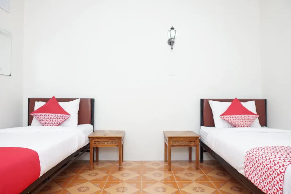 Intan Hotel by OYO Rooms