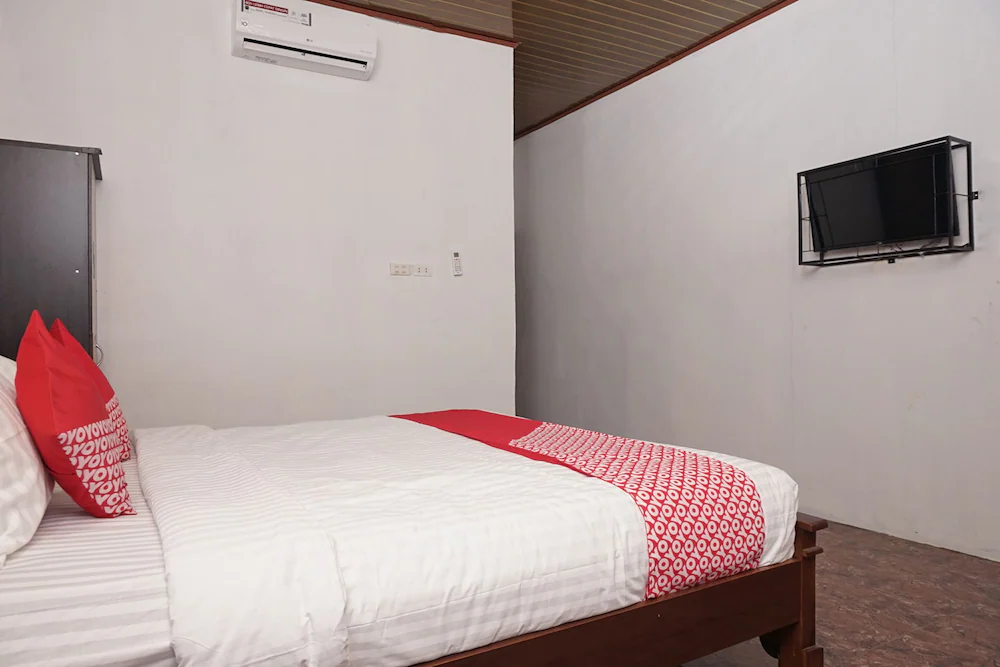 Intan Hotel by OYO Rooms