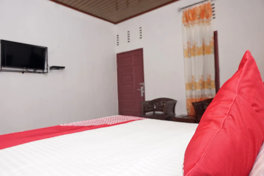 Intan Hotel by OYO Rooms