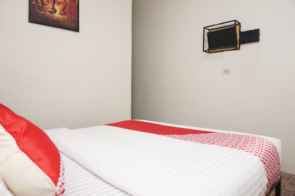 Intan Hotel by OYO Rooms
