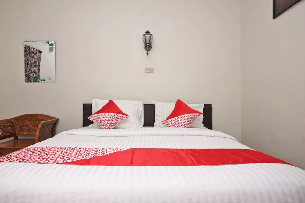 Intan Hotel by OYO Rooms