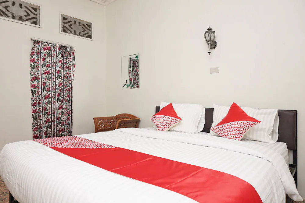 Intan Hotel by OYO Rooms