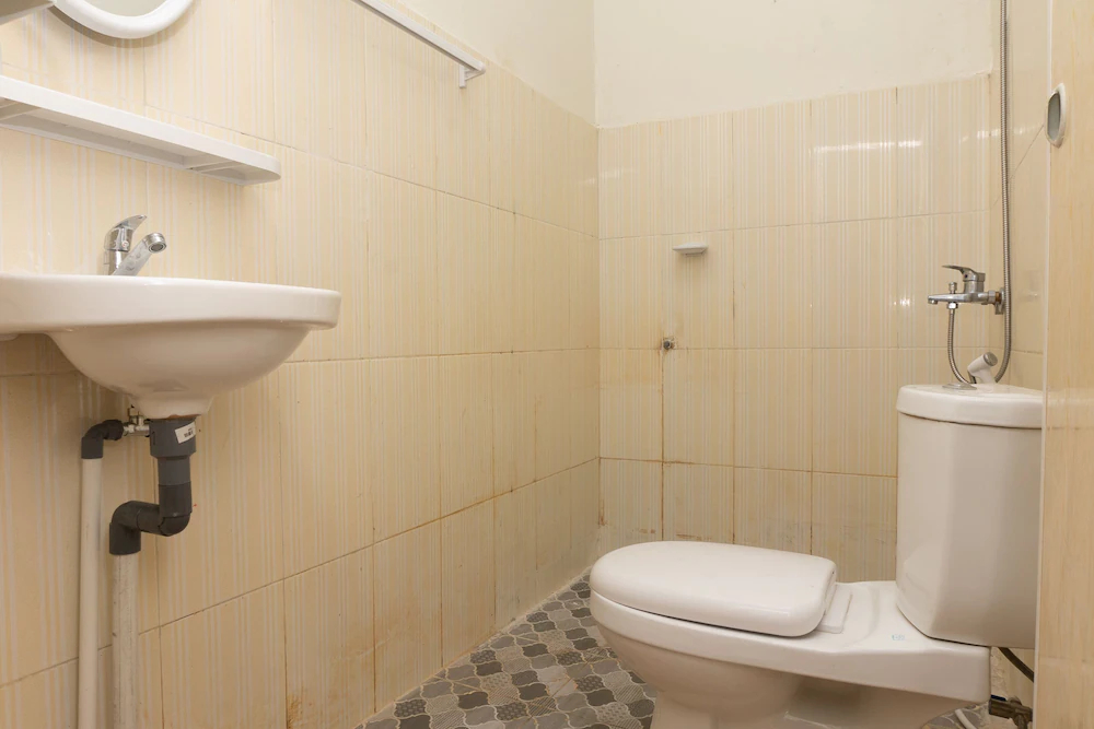 Intan Hotel by OYO Rooms