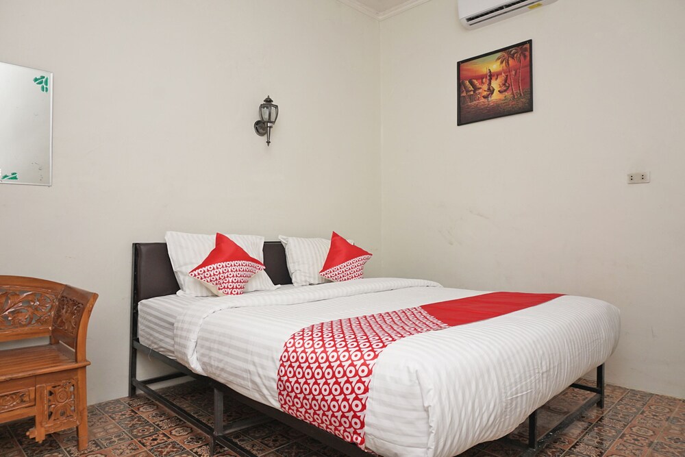 Intan Hotel by OYO Rooms