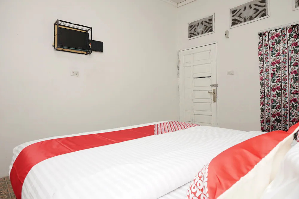 Intan Hotel by OYO Rooms